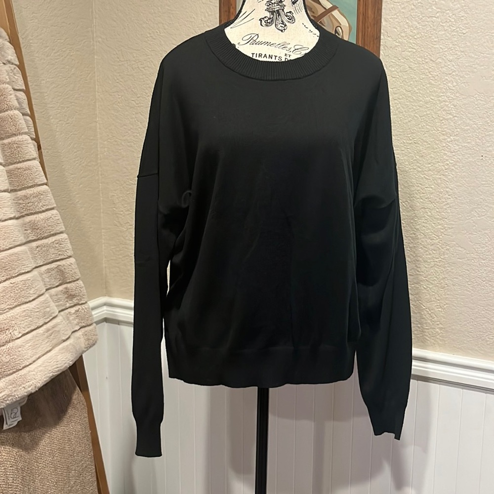 tahari sweater